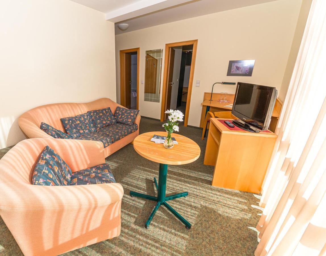 Akzent Parkhotel Trebbin Exteriör bild