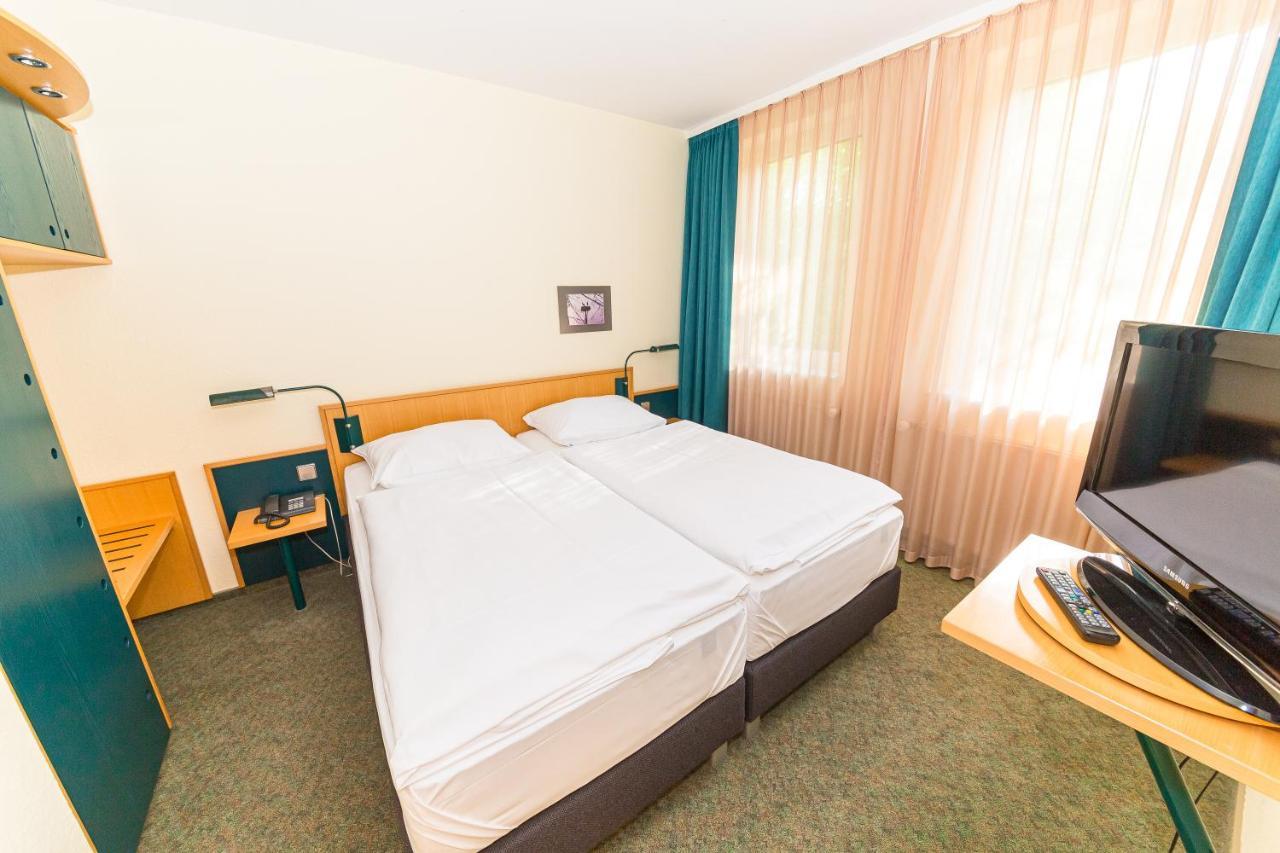 Akzent Parkhotel Trebbin Exteriör bild
